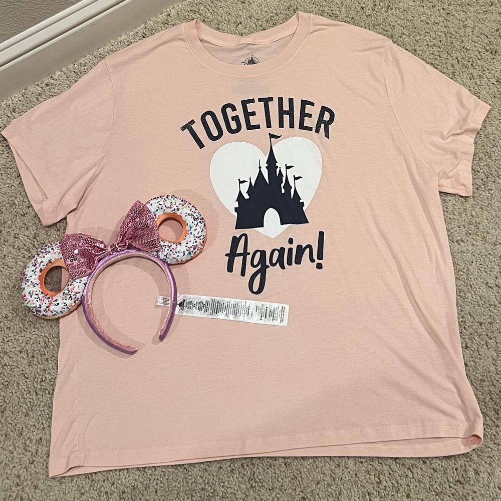 Women’s Disney T-shirt & ears set size XL